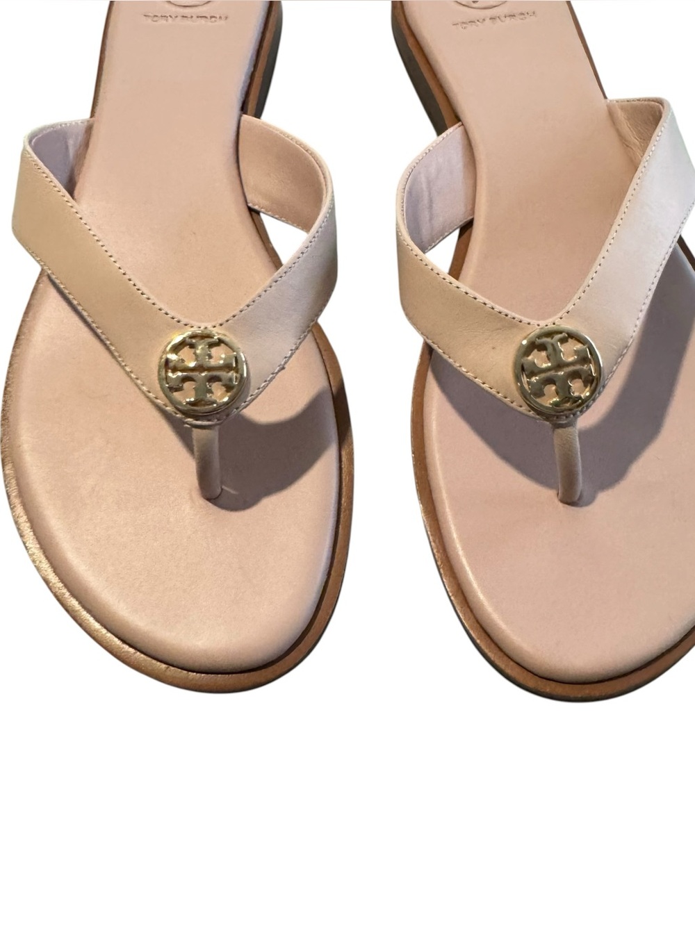 NWT Tory Burch Women's Benton Thong Sandal 8.5 seashell pink gold - Picture 3 of 7